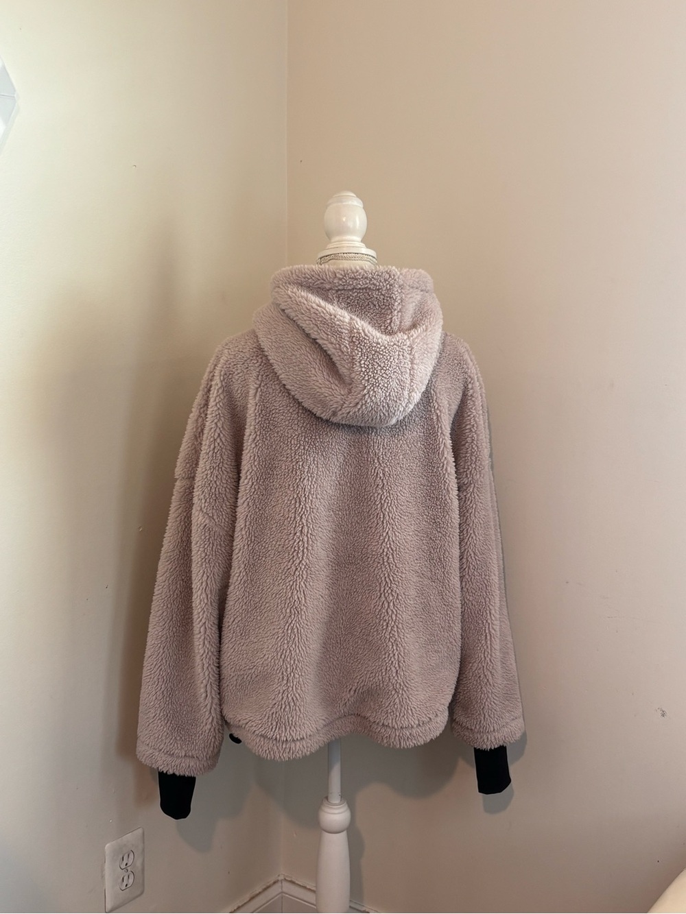 Varley Montalvo Sherpa Jacket In Soft Lavender Size Medium NWT - Picture 3 of 7
